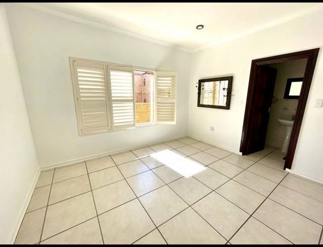 2 BEDROOM TOWNHOUSE FOR SALE IN CHANCLIFF RIDGE